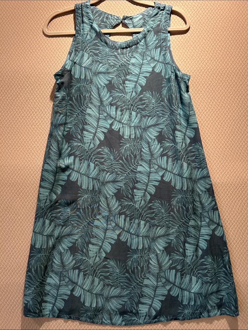 Sleeveless Hawaiian Teal Leaf-Print Midi Dress, Size M